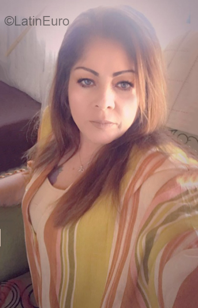 Date this pretty Mexico girl Elena from Guadalajara MX1774