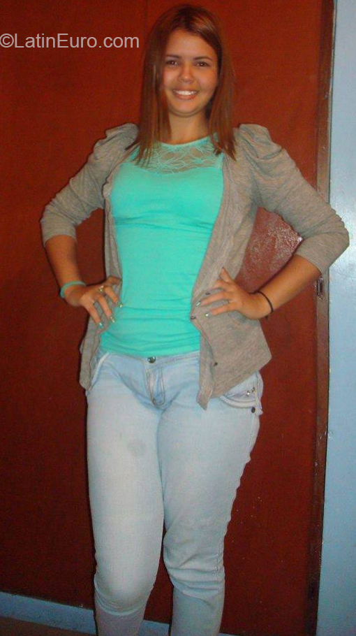 Date this funny Venezuela girl Loriana from Caracas VE2974