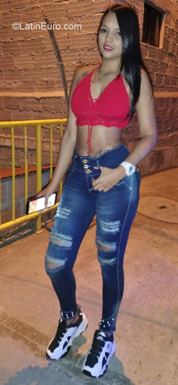 Date this fun Colombia girl Samantha from Medellin CO26774