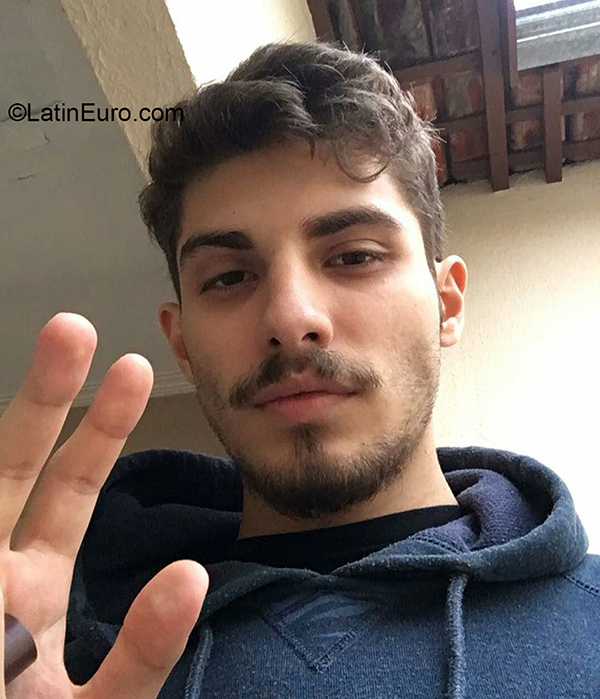 Date this sultry United States man Paul from Los Angles US20630