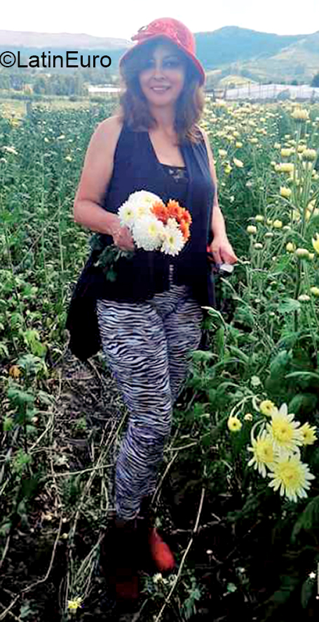 Date this lovely Ecuador girl Miriam from Quito EC432