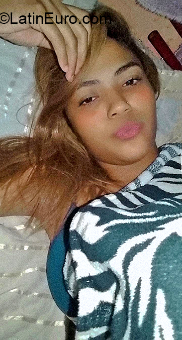 Date this cute Brazil girl Bruna from Rio de Janeiro BR11054