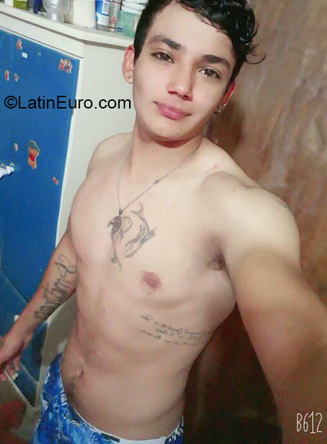 Date this charming Argentina man Ric from Bariloche AR341