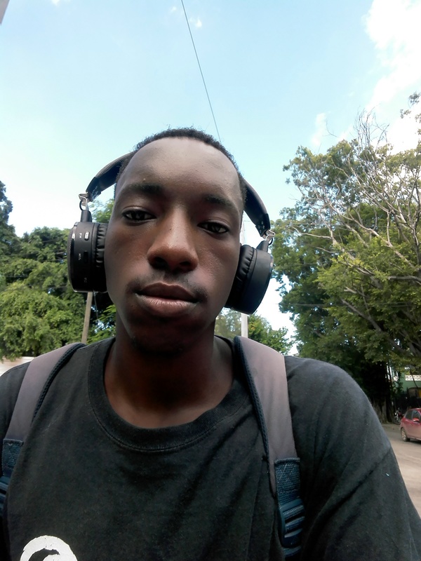 Date this tall Cuba man Yohan from La Habana CU657