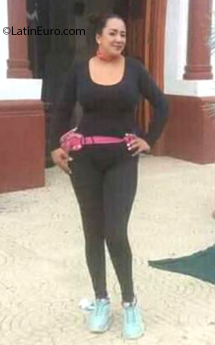 Date this happy Colombia girl Elena palacio from Medellin CO26904