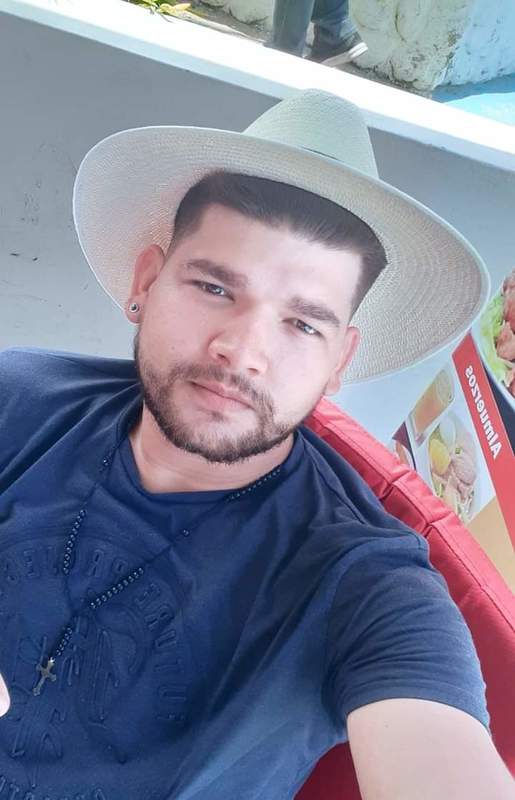 Date this sultry Ecuador man Paul Benitez from Manta EC443