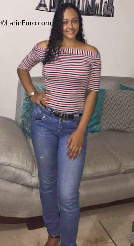 Date this gorgeous Colombia girl Luisa from Cali CO26911