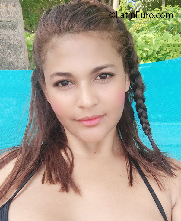 Date this athletic Colombia girl Jessica from Medellin CO26947