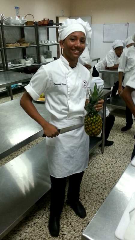 Date this tall Dominican Republic man Emmanuel from Santo Domingo DO37600