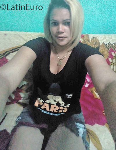 Date this pretty Cuba girl Lily from Havana CU666