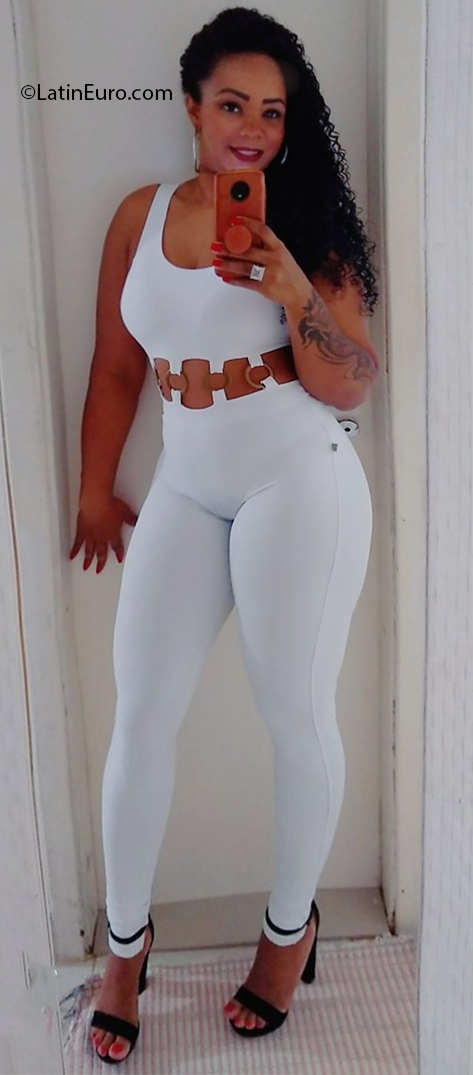 Date this sensual Brazil girl Cassia from Sao Paulo BR11080