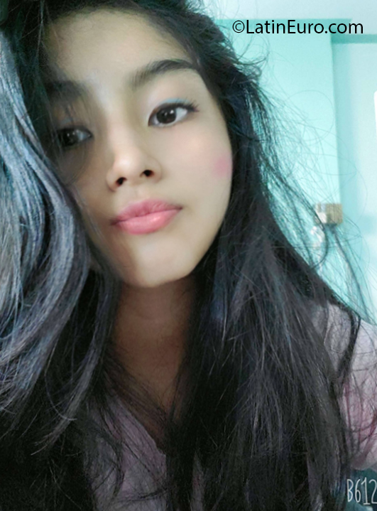 Date this georgeous Ecuador girl Julesy from Santo Domingo de los Tsachilas EC451