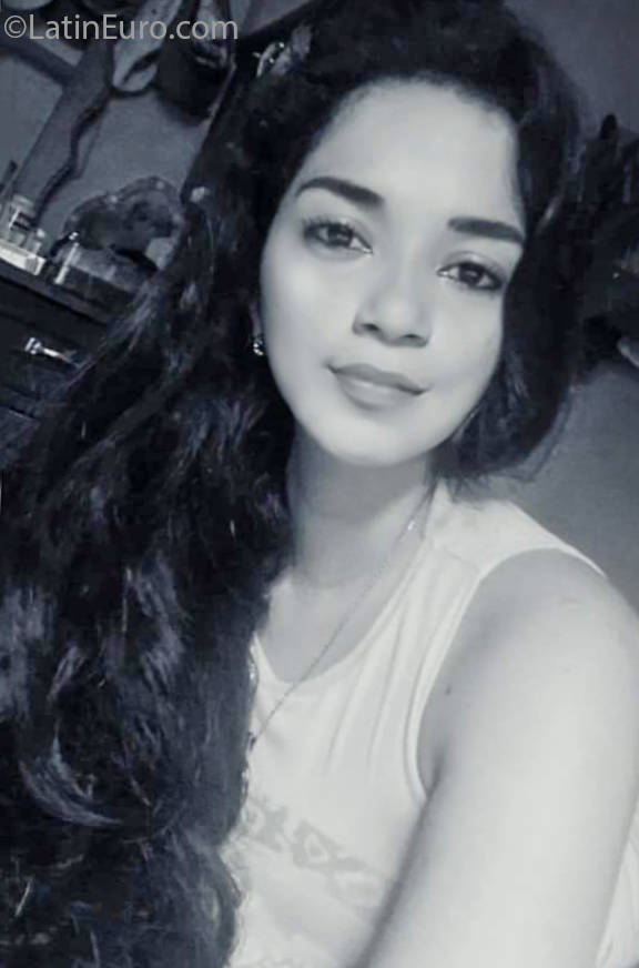 Date this young Peru girl Angelica from Lima PE1645