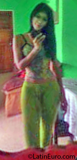 Date this pretty Venezuela girl Marian from Caracas VE3082