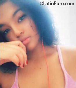 Date this good-looking Dominican Republic girl Manelik from La romana DO37773