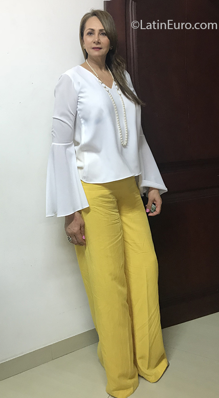 Date this sultry Colombia girl Monika from Barranquilla CO27064
