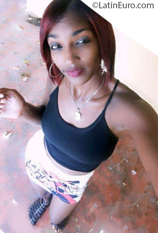 Date this attractive Dominican Republic girl Daniela from Santo Domingo DO37783