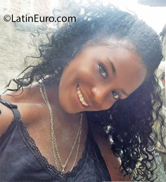 Date this hot Cuba girl Laura from Santiago De Cuba CU672