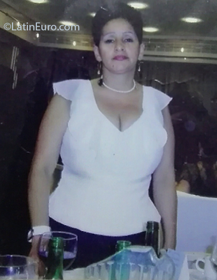 Date this fun Colombia girl Amanda from Armenia CO27095