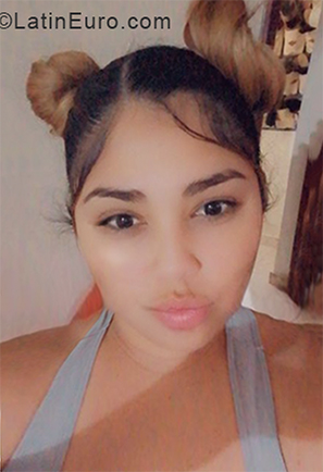 Date this georgeous Dominican Republic girl Cielo from Santo Domingo DO37837