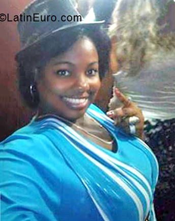 Date this cute Cuba girl Daylin from Havana CU673