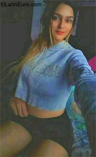 Date this exotic Colombia girl Dani from Cali CO27108