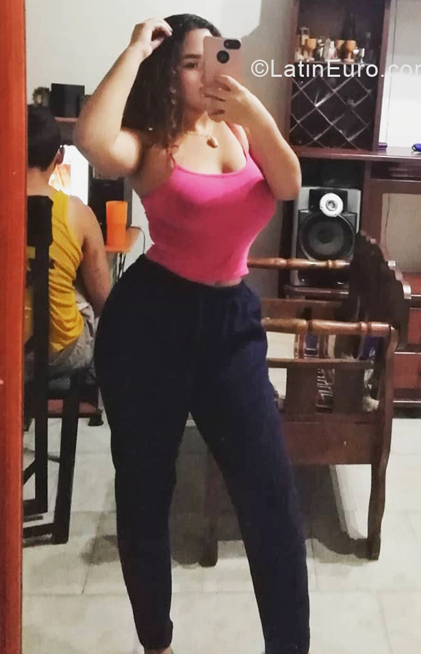 Date this hot Venezuela girl Michelle from Acarigua VE3115