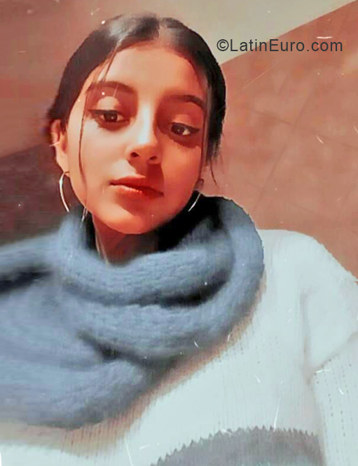 Date this tall Argentina girl Pilar from Salta AR385