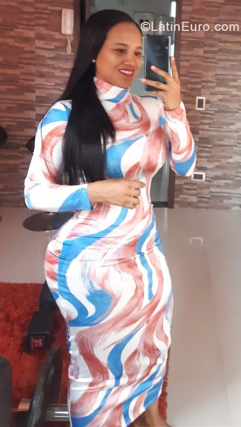 Date this exotic Colombia girl Yicith from Cali CO27144