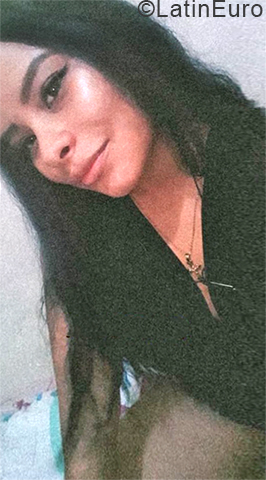 Date this attractive Colombia girl Alexa from Pereira CO27165