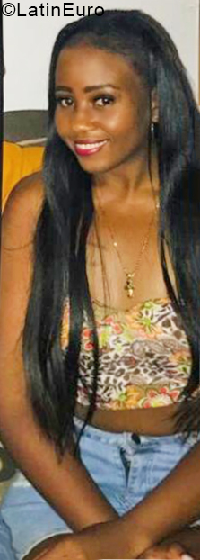 Date this foxy Colombia girl Desteni from Cali CO27160
