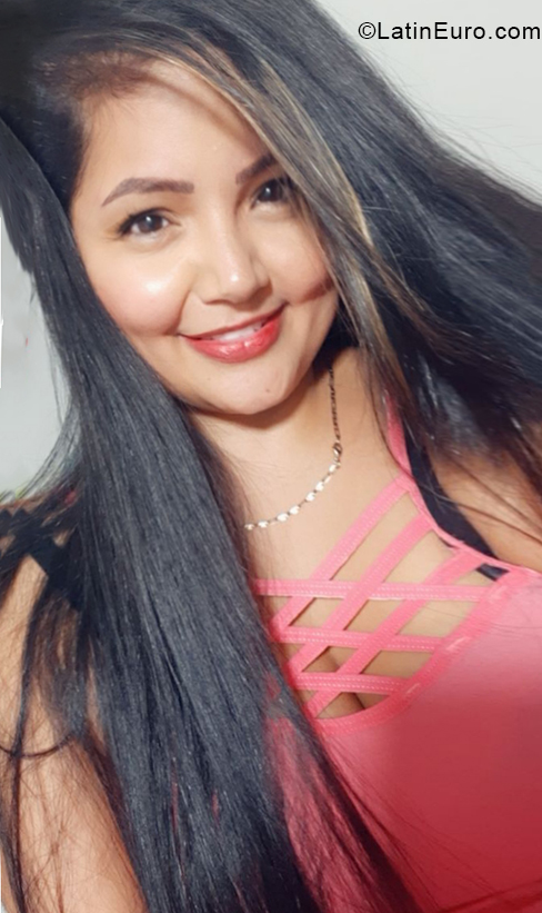 Date this pretty Colombia girl Karen from Bucaramanga CO27162