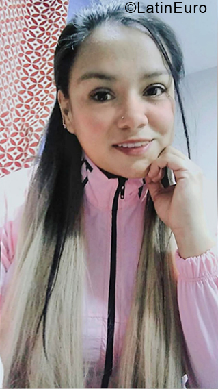 Date this happy Peru girl Johanna from Lima PE1544