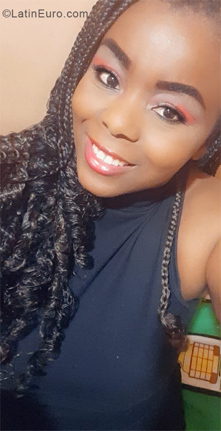 Date this tall Colombia girl Claudia from Medellin CO27181