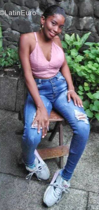 Date this voluptuous Colombia girl Jasy from Cali CO27188