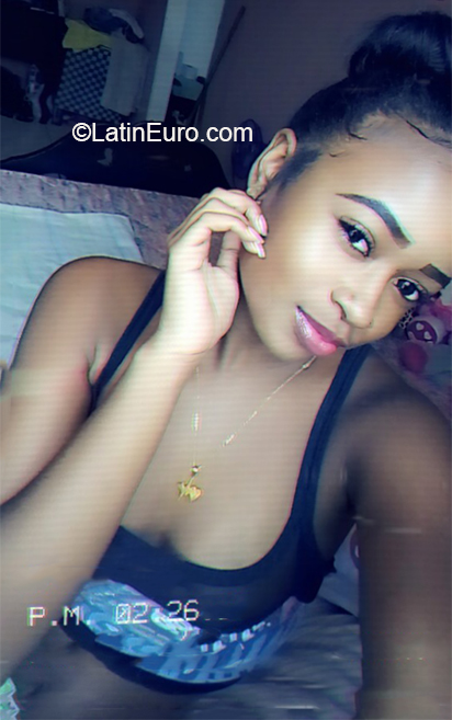 Date this cute Colombia girl Nia from Cali CO27194