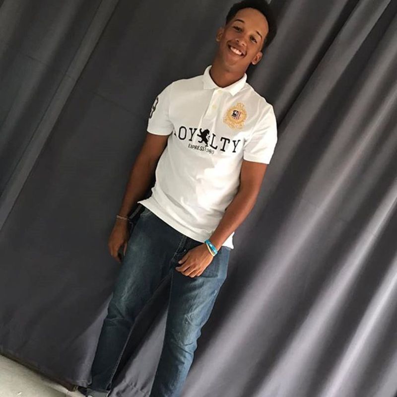 Date this foxy Honduras man Alan nicolas from Santo Domingo HN2793