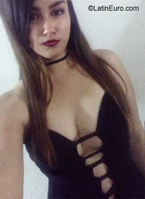 Date this lovely Venezuela girl Allison from Maracaibo VE3271