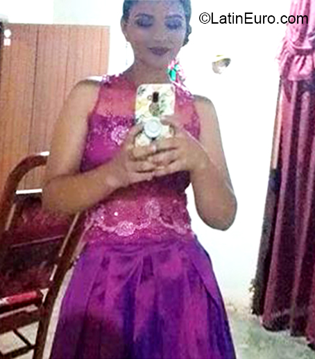 Date this happy Colombia girl Yenis from Sincelejo CO27259