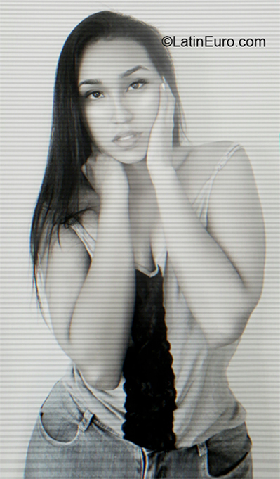 Date this foxy Venezuela girl Andrea from Ciudad Guayana VE3175