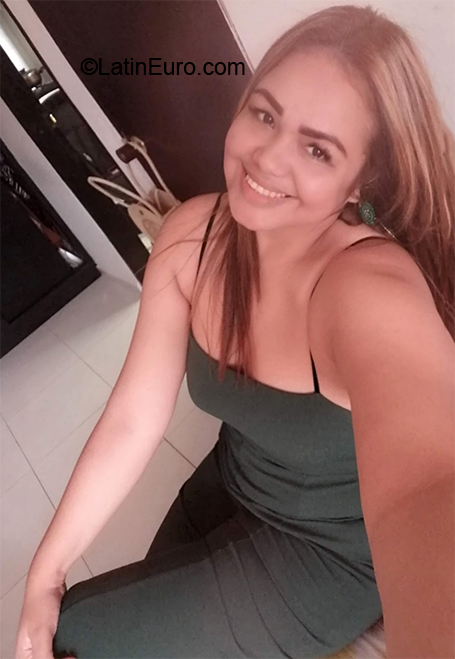 Date this lovely Colombia girl Claudia from Barranquilla CO27287