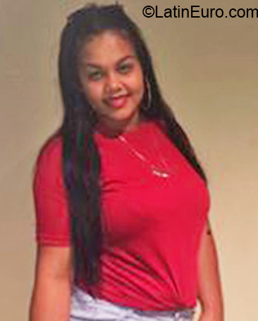 Date this athletic Dominican Republic girl Mari from Santiago DO38062