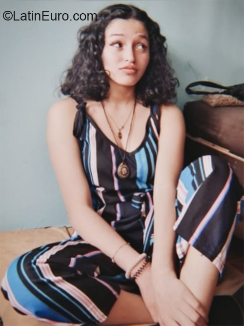Date this sultry Colombia girl Luisa from Bogota CO27292