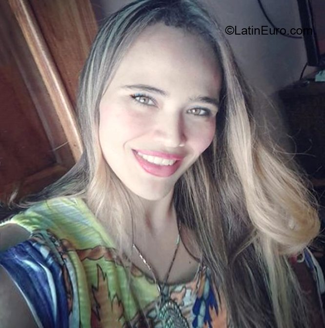 Date this charming Venezuela girl Elena from Trujillo VE3176