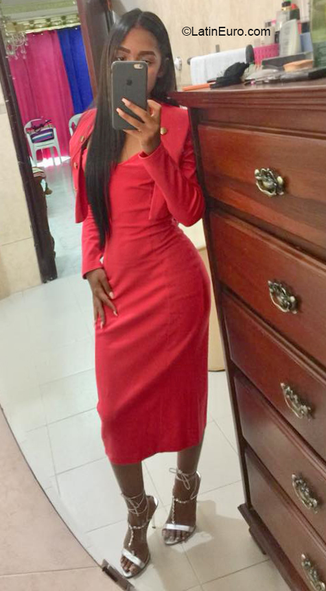 Date this fun Dominican Republic girl Albeny from Santo Domingo DO38086