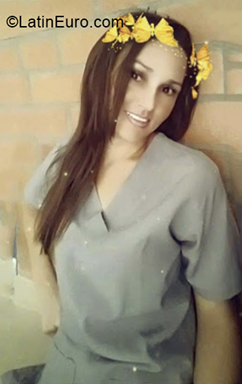 Date this voluptuous Colombia girl Maria from Valledupar CO27334