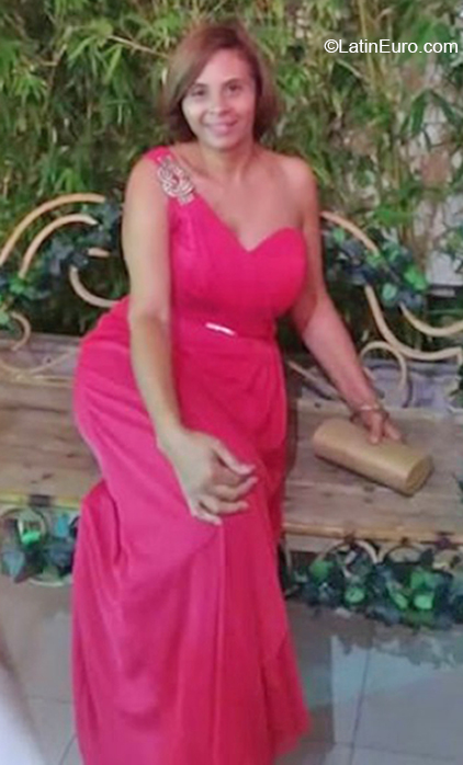Date this funny Dominican Republic girl Antonia from Santiago DO38466