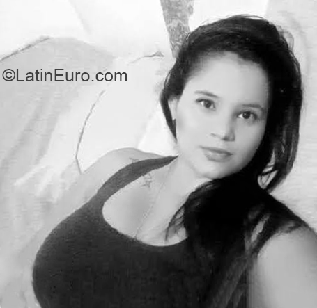Date this lovely Colombia girl Ana from Bucaramanga CO27382