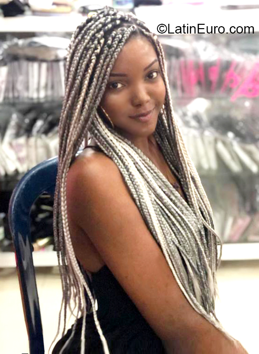 Date this lovely Colombia girl Cateleyia from Cali CO27594