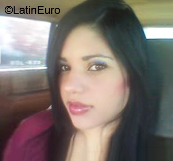 Date this good-looking Venezuela girl Cinthya from Caracas VE3273